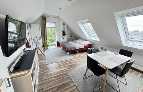 Gemütliche helle Dach-Wohnung in Frankfurt - Foto 1