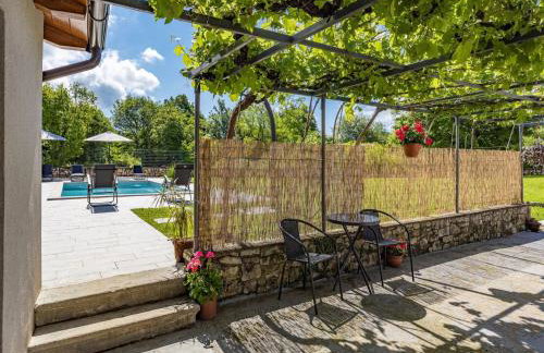 Charming Villa with Pool - Foto 40