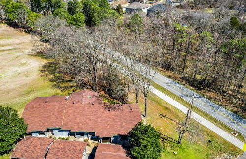 Bella Vista Townhome with Deck Near Back 40 Trails! - Foto 27