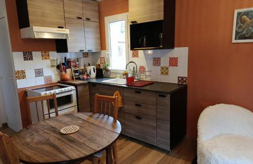 Maisonnette dans son écrin de verdure - Photo 6