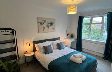 2 Bed Contractor Accommodation - 15min Drive to Heathrow & Windsor - Foto 1