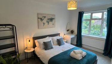 2 Bed Contractor Accommodation - 15min Drive to Heathrow & Windsor - Foto 1