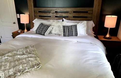 Inmerse in the Serenity of this Lakefront Cottage in Cadiz, Kentucky - Foto 18