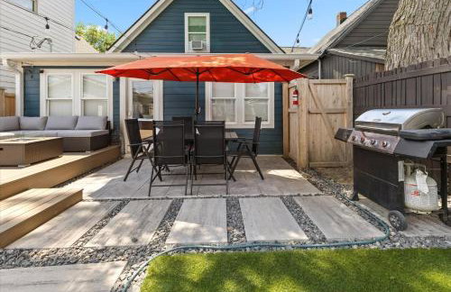 Farm House DT Indy with Pool Table - Photo 8