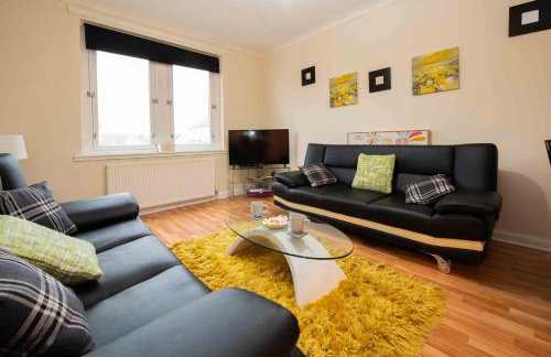 PREMIER - Chapel House with Driveway! - Foto 4