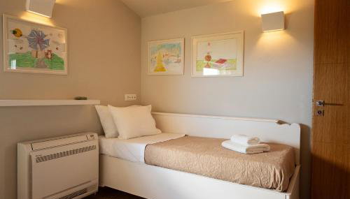 Villa - Sleeps 10 - Pool - Parking - Pool Table - Foto 5