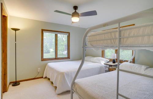 Lakefront Sister Lakes Vacation Rental with Dock! - Foto 16