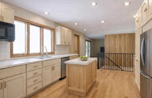 Renovated 4BR 20min to Arrowhead Stadium Sleeps 10 - Foto 7