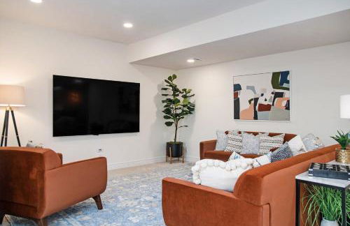 Stunning 5BR Villa Large Hot Tub & Scenic Yard - Foto 52