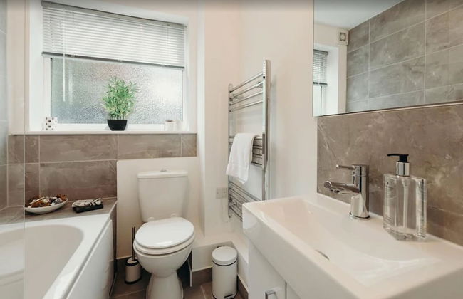 St Georges Court Yard - Photo 9