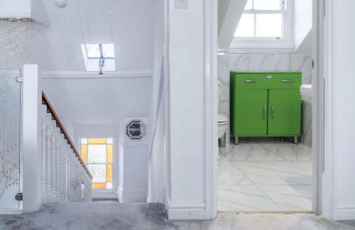 The Penthouse - Luxury 1 Bed - Panorama - Tenby - Photo 82