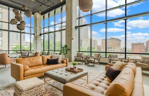 Super LUX Suite Rooftop with Pool, Free Parking, Gym - Foto 9