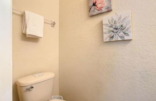 Family Getaway: 4BR Townhome by Old Town - Foto 39