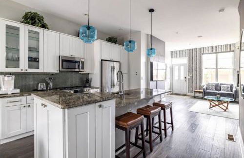 Family-Friendly 4BR Retreat Sleeps 12, Private Yard, Garage, Close to Stadiums, Casino & Downtown - Foto 18