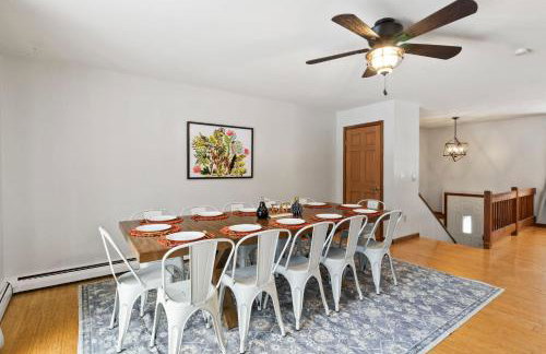 Near Ithaca!Hot Tub! LRG Home!Sleeps 10! Dogs ok! - Foto 14