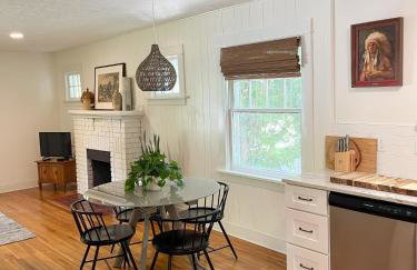 Parkside Bungalow steps away from Manito Park - Photo 3