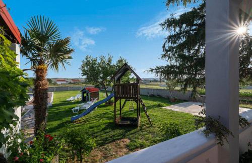 House Rose with Garden and Pool - Foto 15