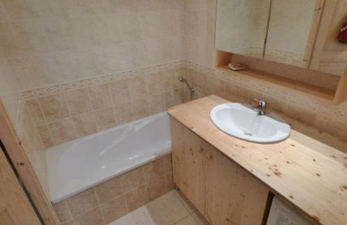 Appartement montagnard 6-7 pers, proche télécabines, RDC, parking fermé - FR-1-458-91 - Foto 6