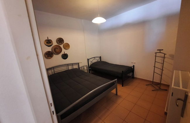 Crete Country Escape 2 Bd w Patio - Photo 5