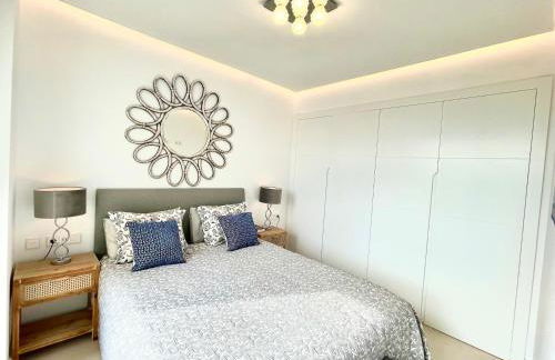 Luxury 3 Bedroom Apartment 300m from the Beach - Photo 21