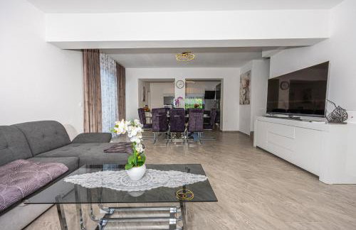 VILLA NINA MALINSKA 150m FROM THE BEACH, SWIMMING POOL - Foto 27
