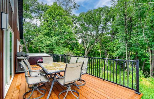 Hot Tub, Water Access Cabin Near Lake Red Rock! - Foto 1