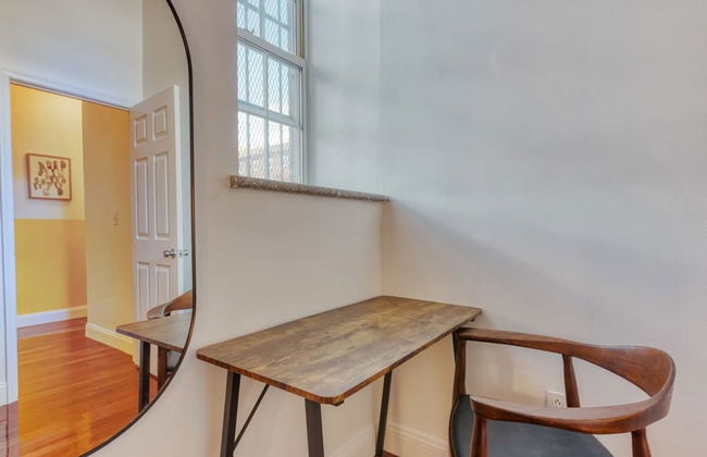 Stairway 3BR Apt w W D Ideal for Groups - Foto 26