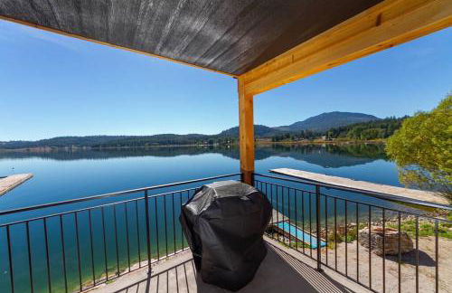 Gorgeous Triplex Unit With Spectacular Lake Views! - Foto 17