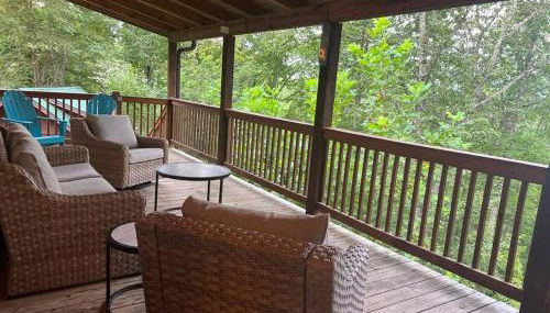 Nantahala Nook, cabin w/hot tub,game room, & wifi - Foto 2