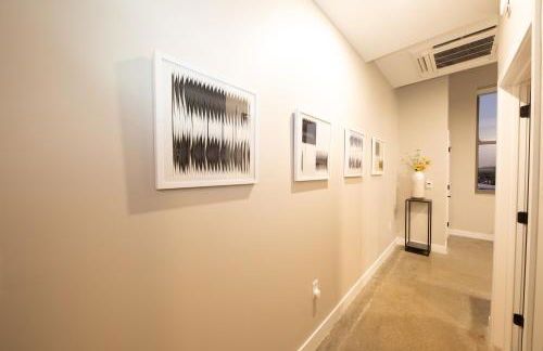 King Bed, Reds, Bengals, Free Parking, Downtown Cincy - Foto 12