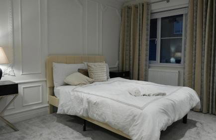 Spacious 5 Bed Home with a Cinema Room, Open Plan Living - Foto 9