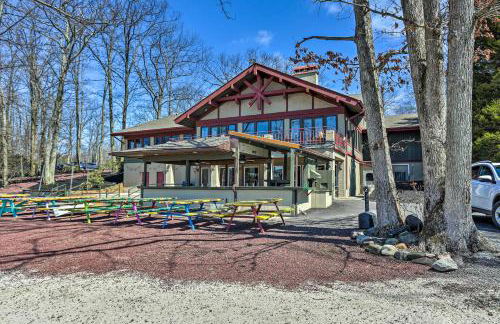 On Big Boulder Lake Condo with Community Pools! - Foto 5