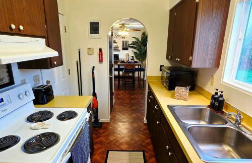 Cozy Luxury - King Bed, Coffee Bar, Sleeps 5 - Foto 14