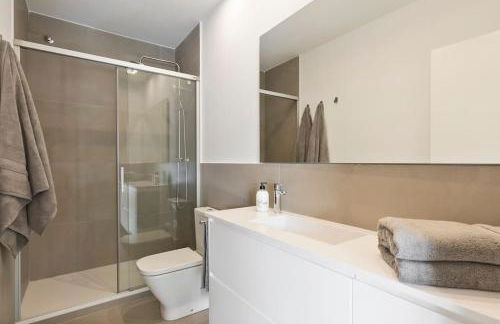 Modern and bright apartment well located in Gracia - Photo 8