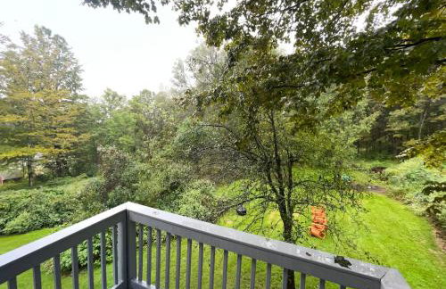 Dual-Home Berkshire Retreat Sleeps 16 - Foto 44