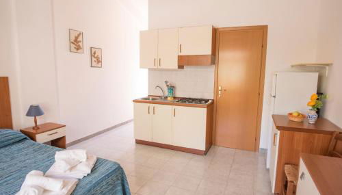 Studio 200 Meters From the Sea, Wifi, Self Catering - Foto 5