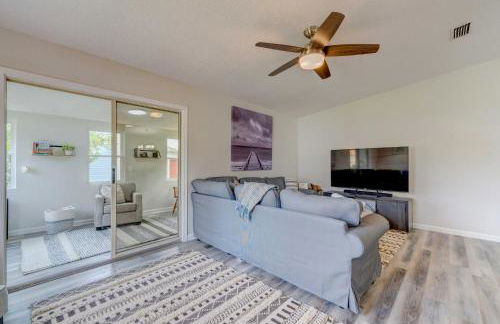 Peaceful Lady Lake Home with Screened-In Porch! - Foto 5