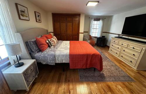 NEW Long Pond Lake View Pet-Friendly Getaway, ME - Foto 2