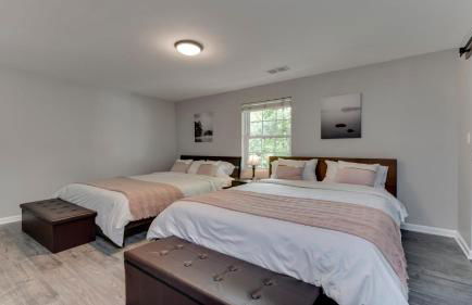 Stylish 3BR 3BA Colonial House by CozySuites - Foto 10