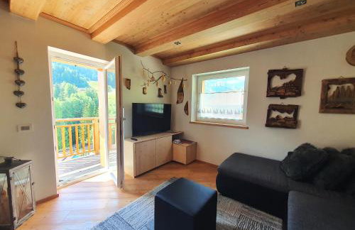 Casa Sandra Moena by Go new Location - Photo 2