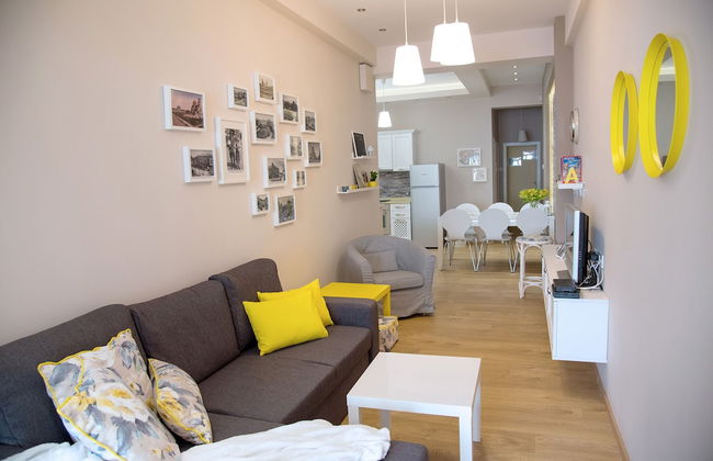 The North Tower Apartment - Photo 16