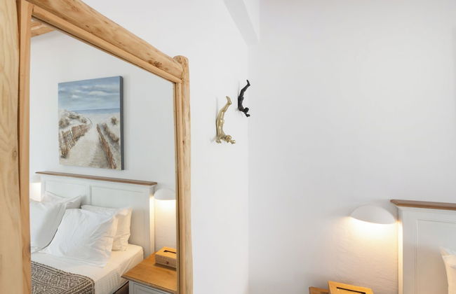 Parosquare Central Suites - Photo 8