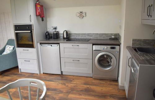 Bream Barn - sea view, woodburner, easy walk to the beach, parking, full kitchen - Foto 11