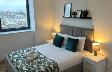 Two Bedroom City View Apartment Liverpool by StaySavvy Accommodation - Photo 60