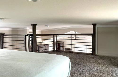 Cozy Tiny Home in the Hills - Photo 10