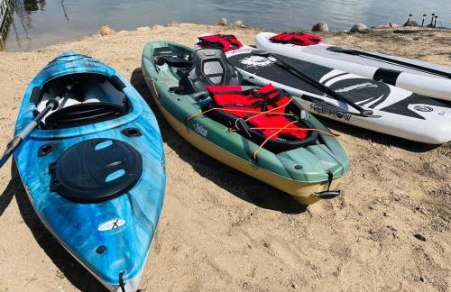 Lake Escape with paddle boards, fire pit & game room - Foto 27