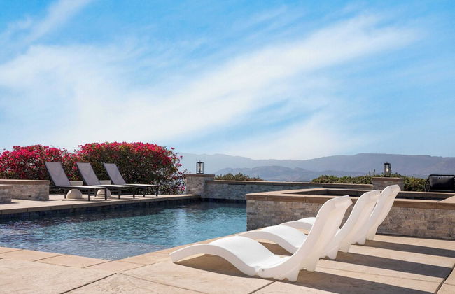 Modern Temecula Mansion w Pool, Hot Tub, Guest House & Valley Views Camila by Avantstay - Photo 6