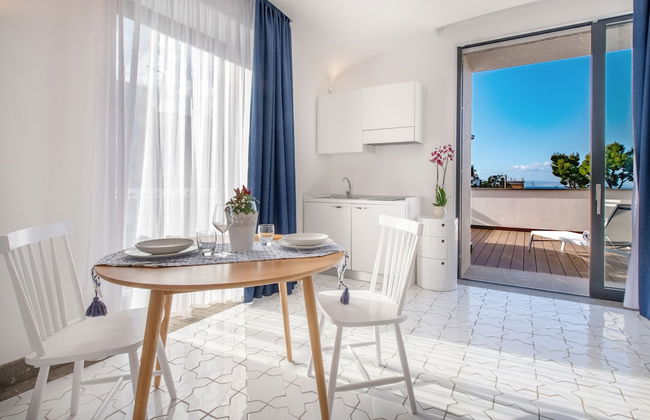 Luxury Villa with Penthouse, Pools and Sea View - Photo 45