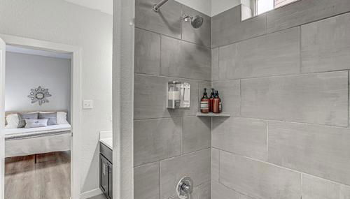 Elegant 3 BED Home Walk To Riverwalk/Pearl/St Mary - Foto 5, towels, Shower