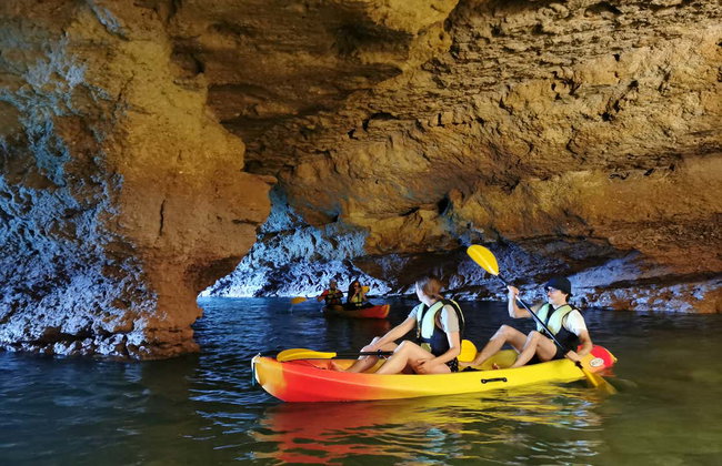 Tour en kayak por las cuevas de Benagil - Foto 7